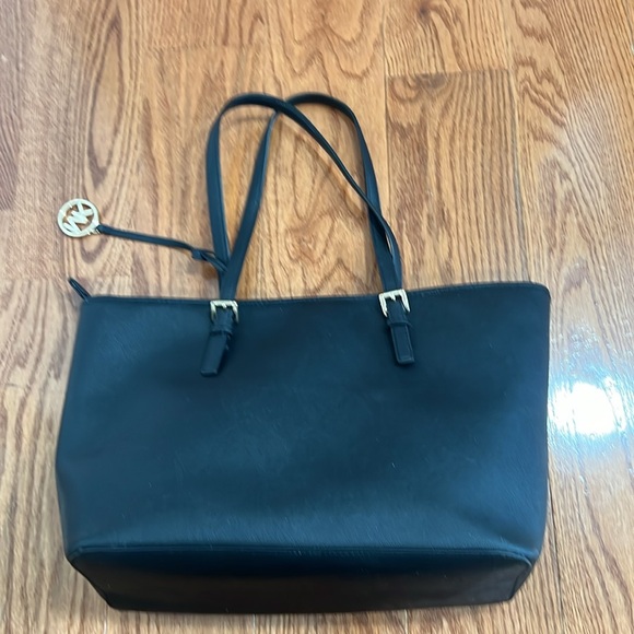 Michael Kors tote - Picture 5 of 7